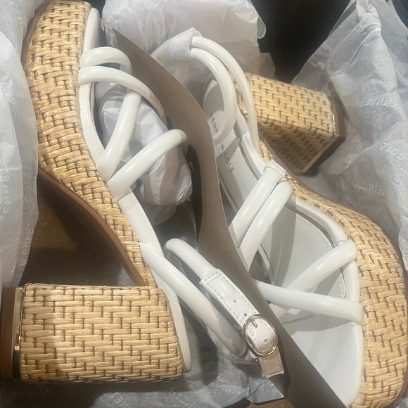 New Kenneth Cole Women's Daphne Heeled Sandal White Strappy Size 8 M Shoes - Picture 9 of 9
